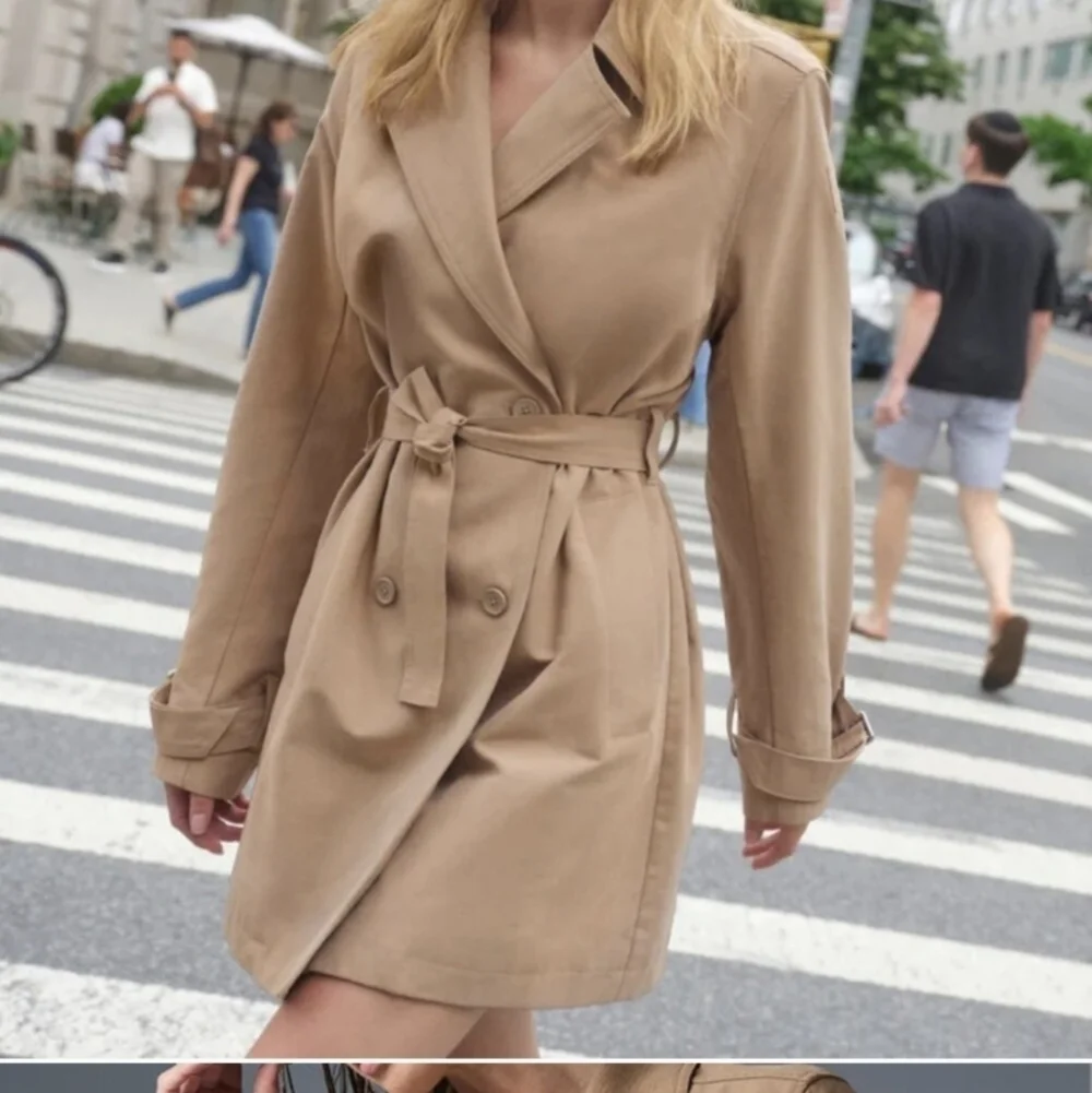 Alo Yoga Prime Trench